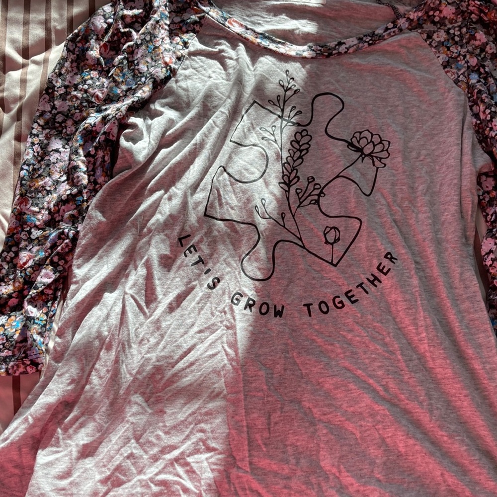 Tshirt that has a custom design size large